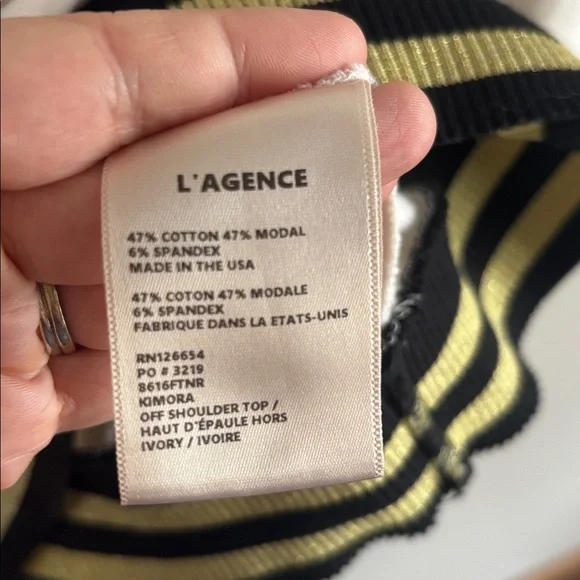 L'AGENCE • Cream knit top with Black and Fold stretch Hem - Picture 4 of 8